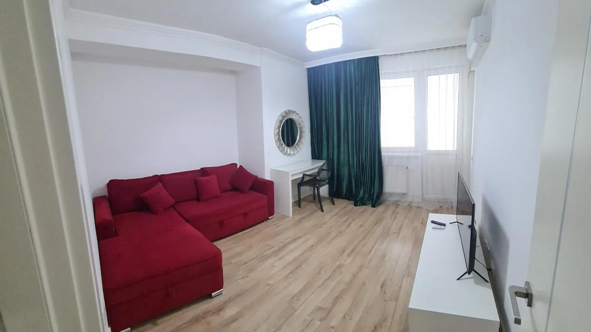 Cozy Apartment For 2 Almaty