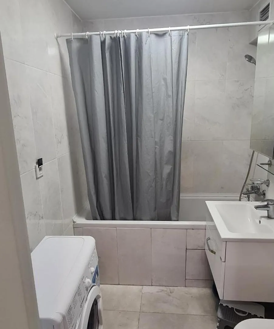 Cozy Apartment For 2 Almaty