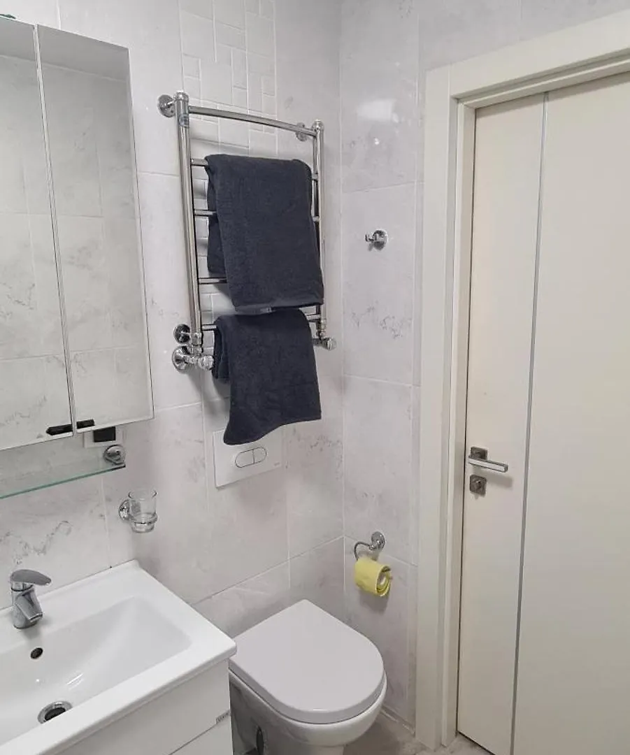 Cozy Apartment For 2 Almaty