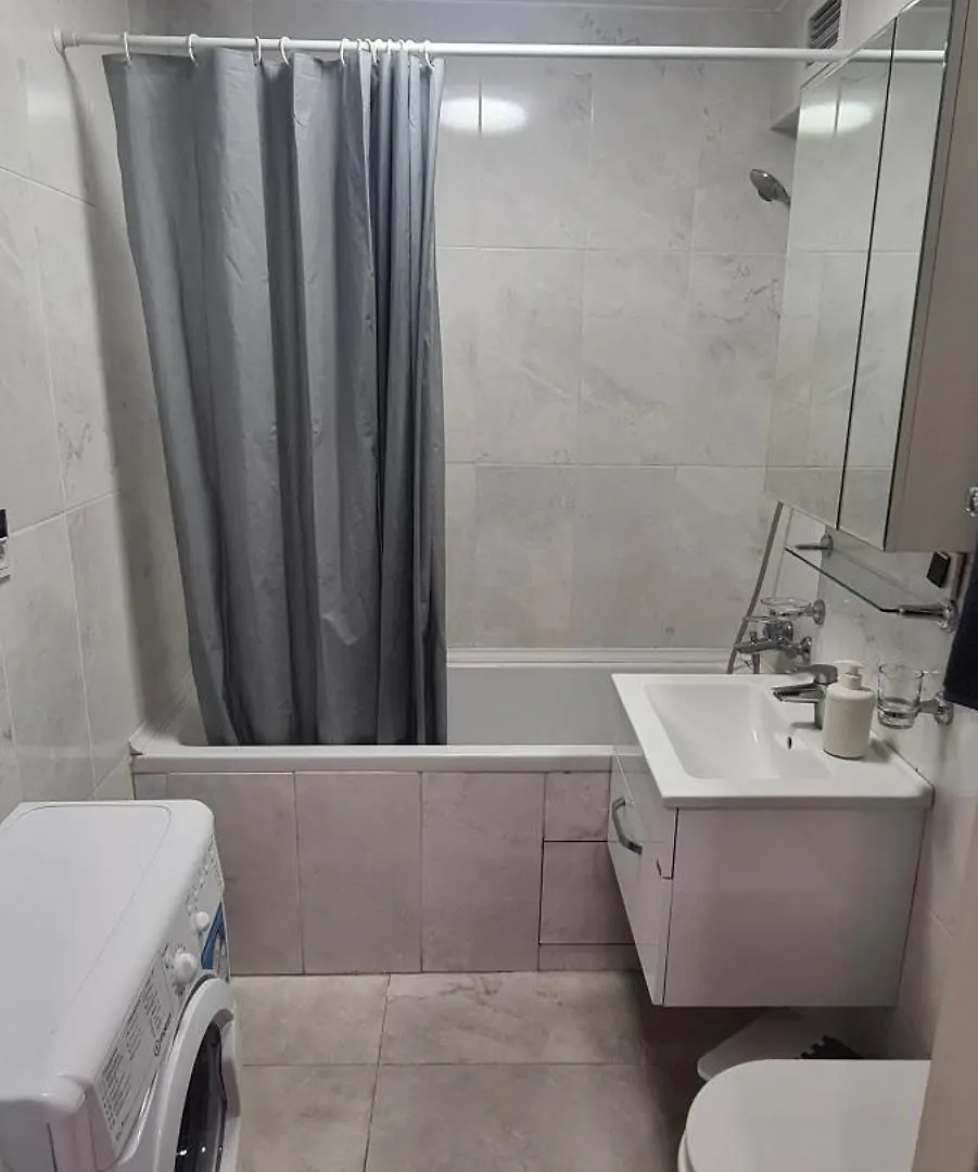 Cozy Apartment For 2 Almaty