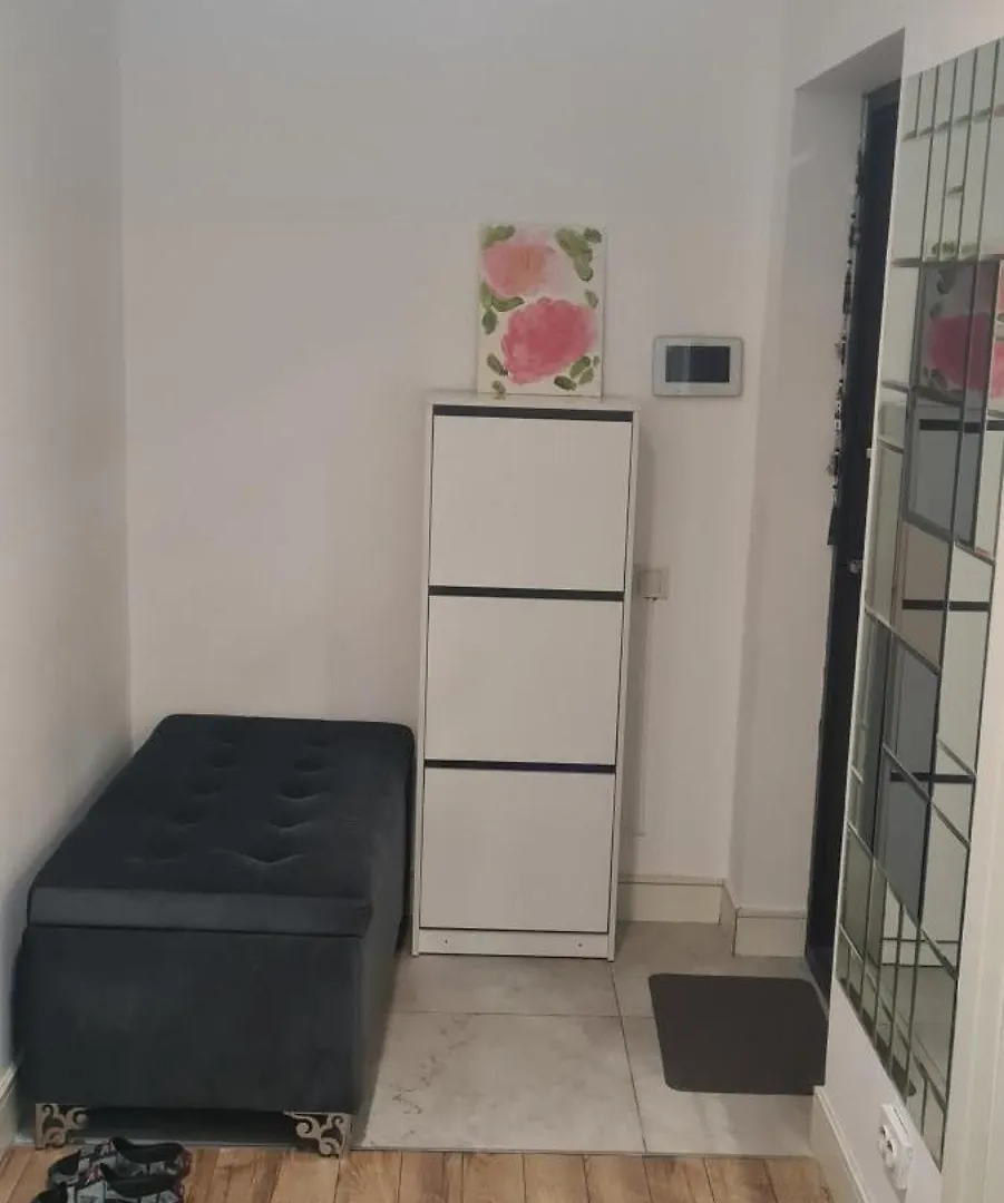 Cozy Apartment For 2 Almaty