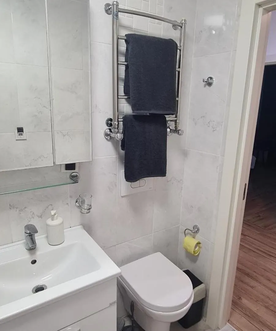 Cozy Apartment For 2 Almaty